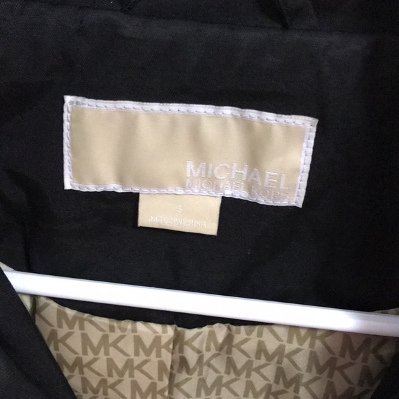 Very Nice Michael Kors Trench! Size: S Color: Black with Gold zipper and buttons - Picture 3 of 3